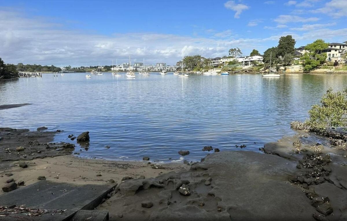 Aircabin - Gladesville - Modern Stylish 1 Bed Apartment